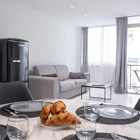 Modern Maubourg - 50m - Clim - Terrasse Apartment *